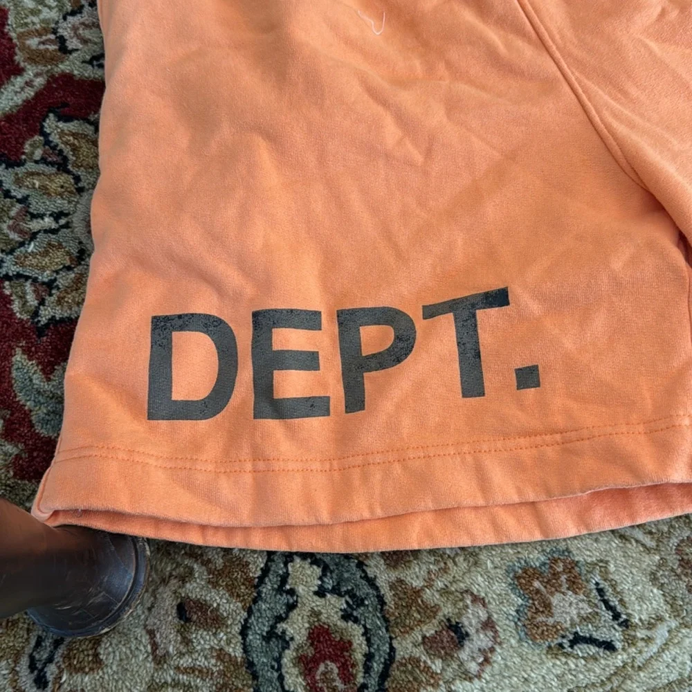 Brand new Gallery Dept. sweat shorts - Picture 2 of 5